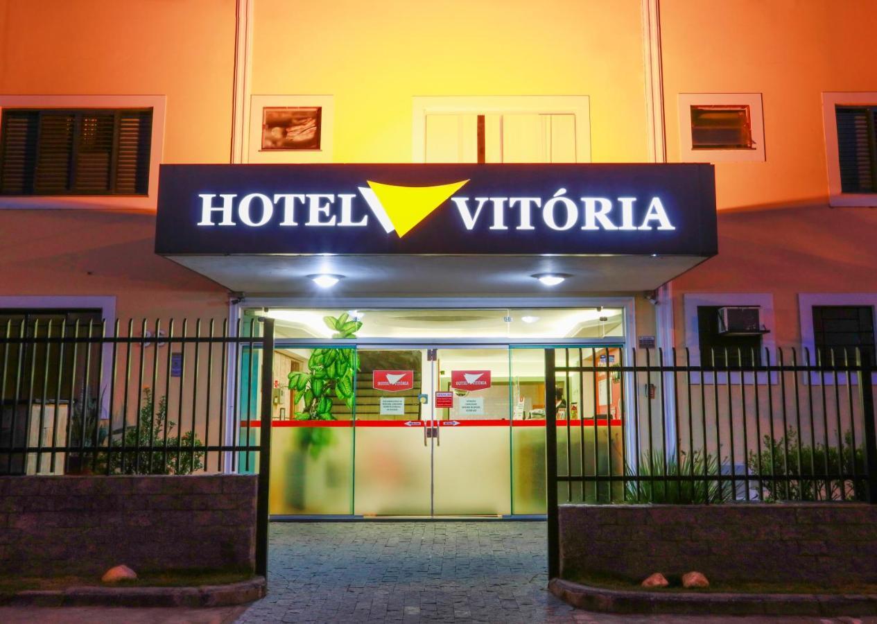 Hotel Vitoria ปินดามอญญานกาบา ภายนอก รูปภาพ